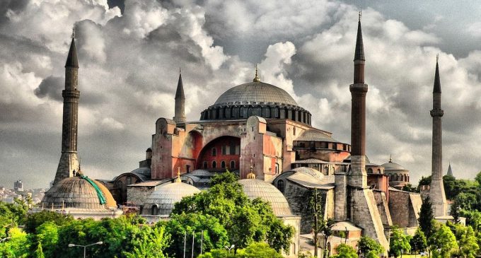 Ayasofya kararına tepkiler: Türkiye dünyaya penceresini kapattı
